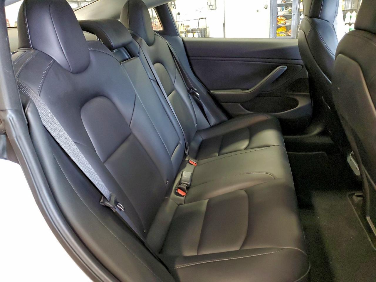 2018 Tesla Model 3 VIN: 5YJ3E1EB0JF182560 Lot: 93838275