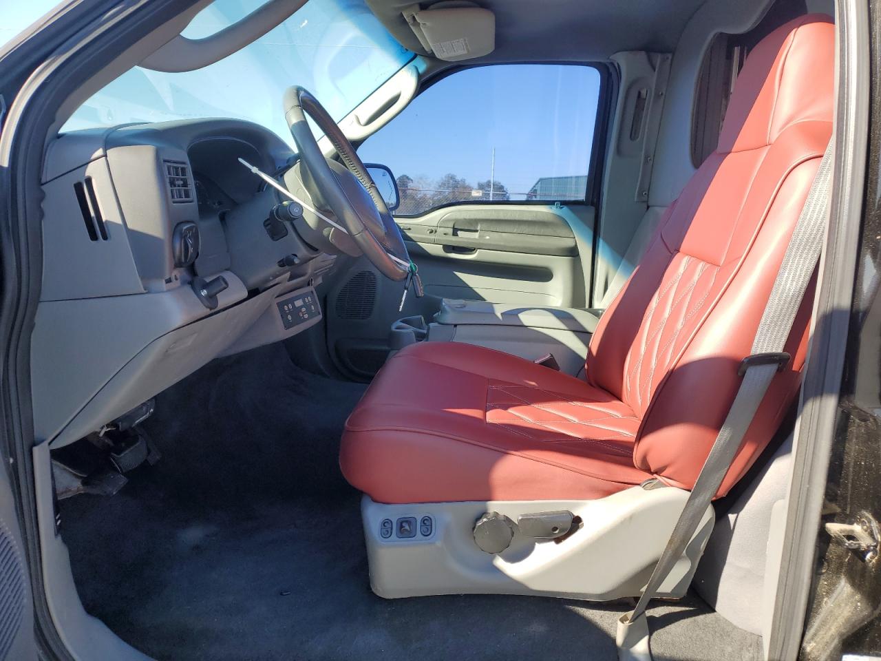 2004 Ford Excursion Xlt VIN: 1F1NU40S94ED25847 Lot: 89814175