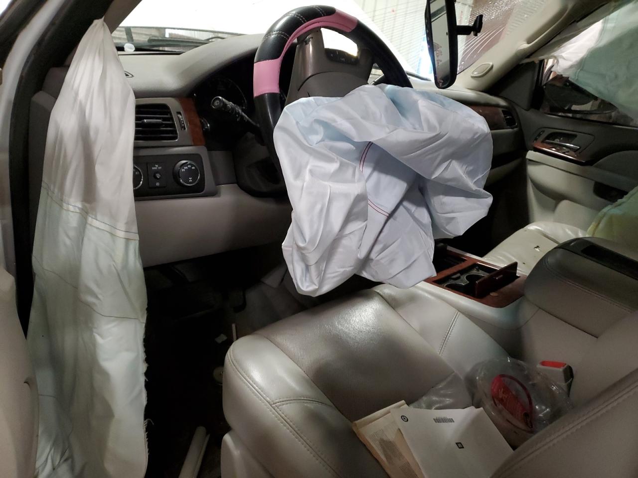 2010 Chevrolet Tahoe K1500 Ltz VIN: 1GNUKCE03AR102614 Lot: 91253465