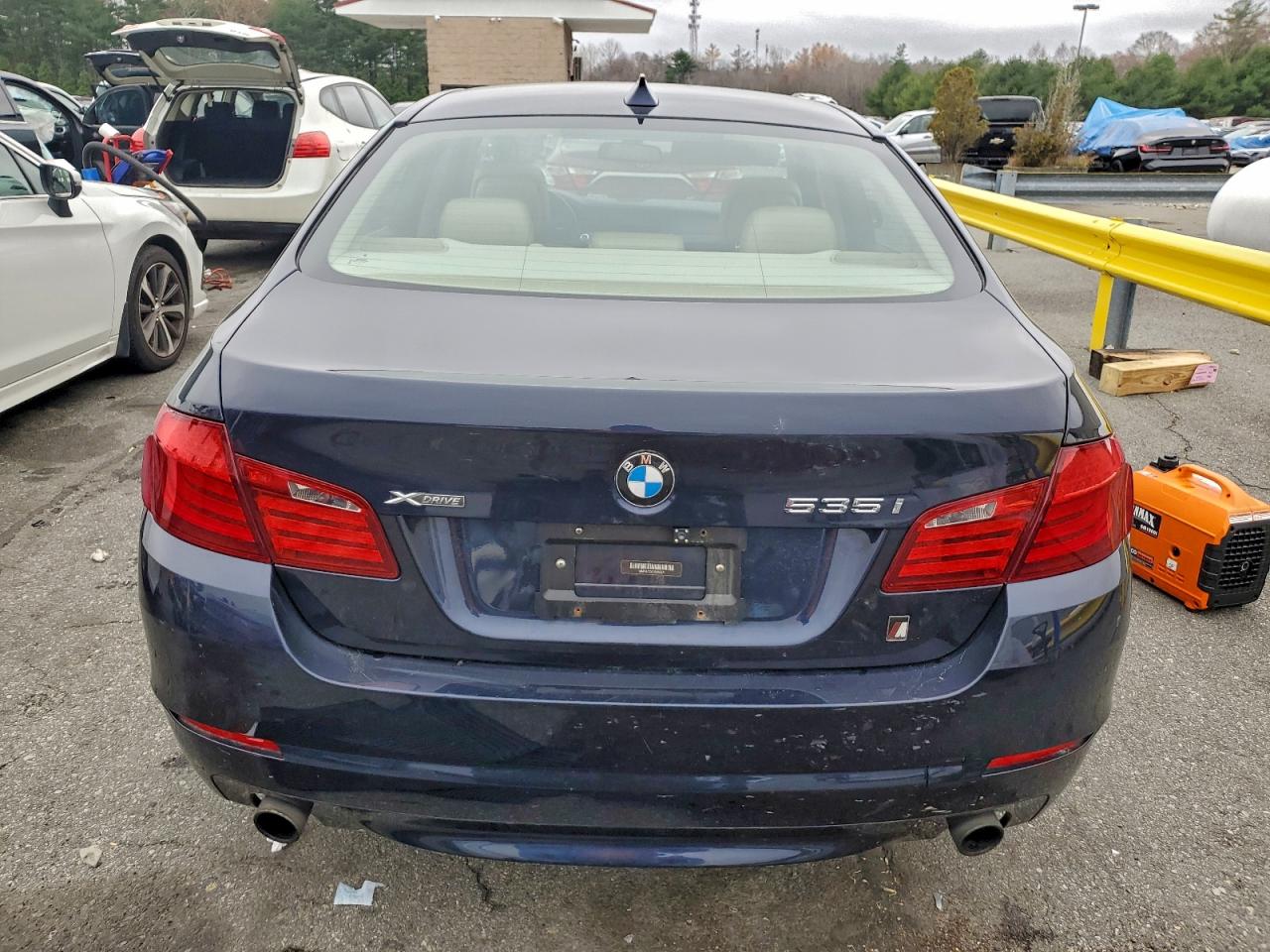 2013 BMW 535 Xi VIN: WBAFU7C52DDU68371 Lot: 93401485