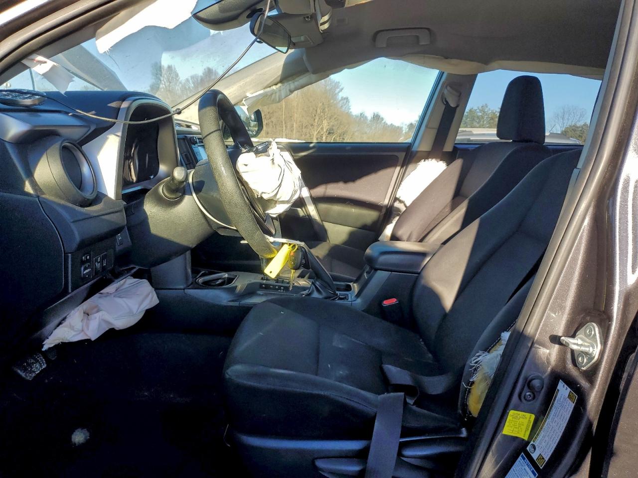 2017 Toyota Rav4 Le VIN: JTMBFREV8HJ146815 Lot: 94658315