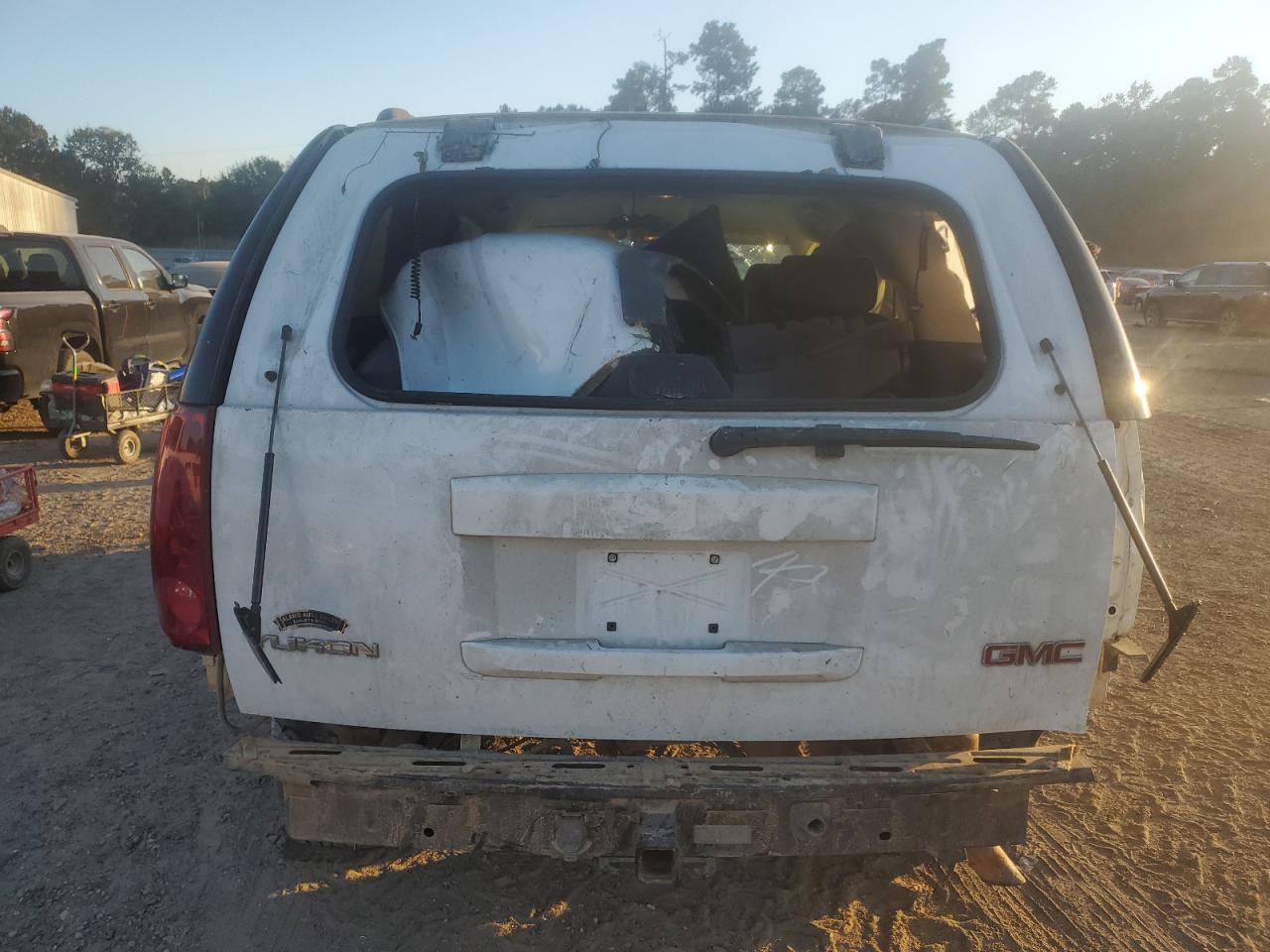 2007 GMC Yukon VIN: 1GKFC13J87J103333 Lot: 90884985