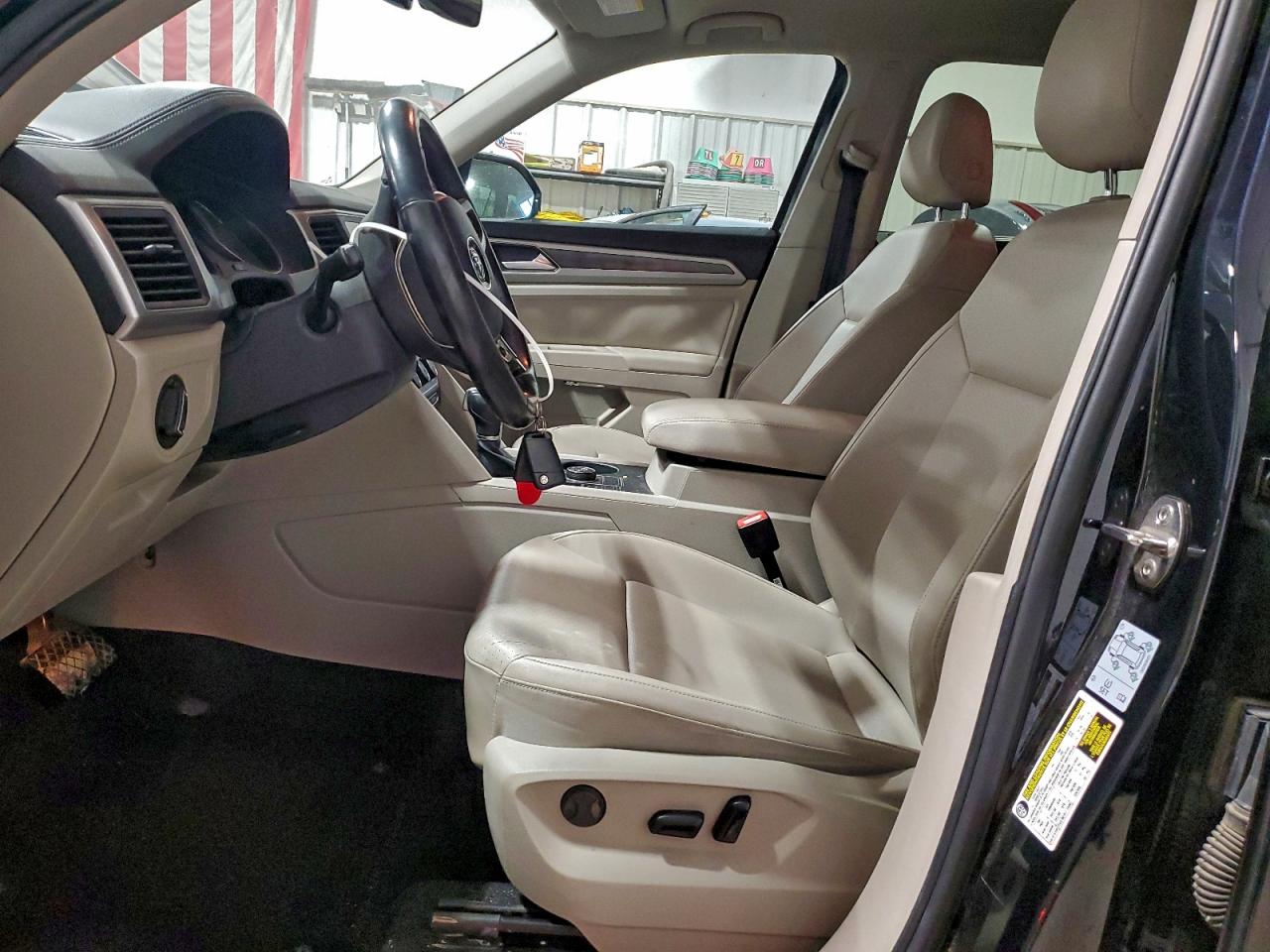 2018 Volkswagen Atlas Se VIN: 1V2LR2CA5JC508921 Lot: 94421875