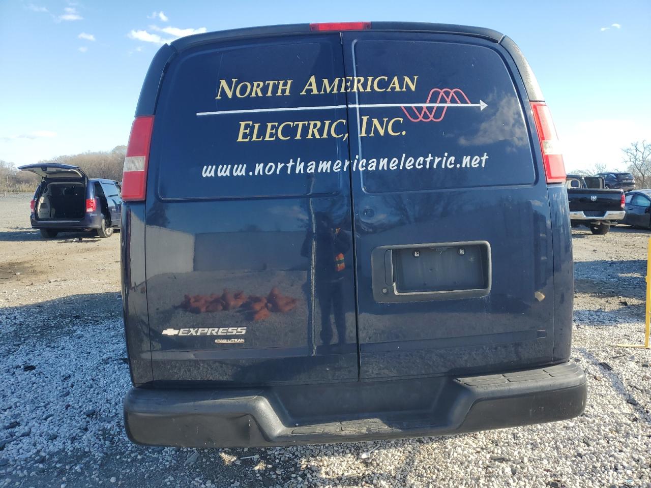 2015 Chevrolet Express G2500 Delivery Van VIN: 1GCWGFCF6F1126441 Lot: 92709515