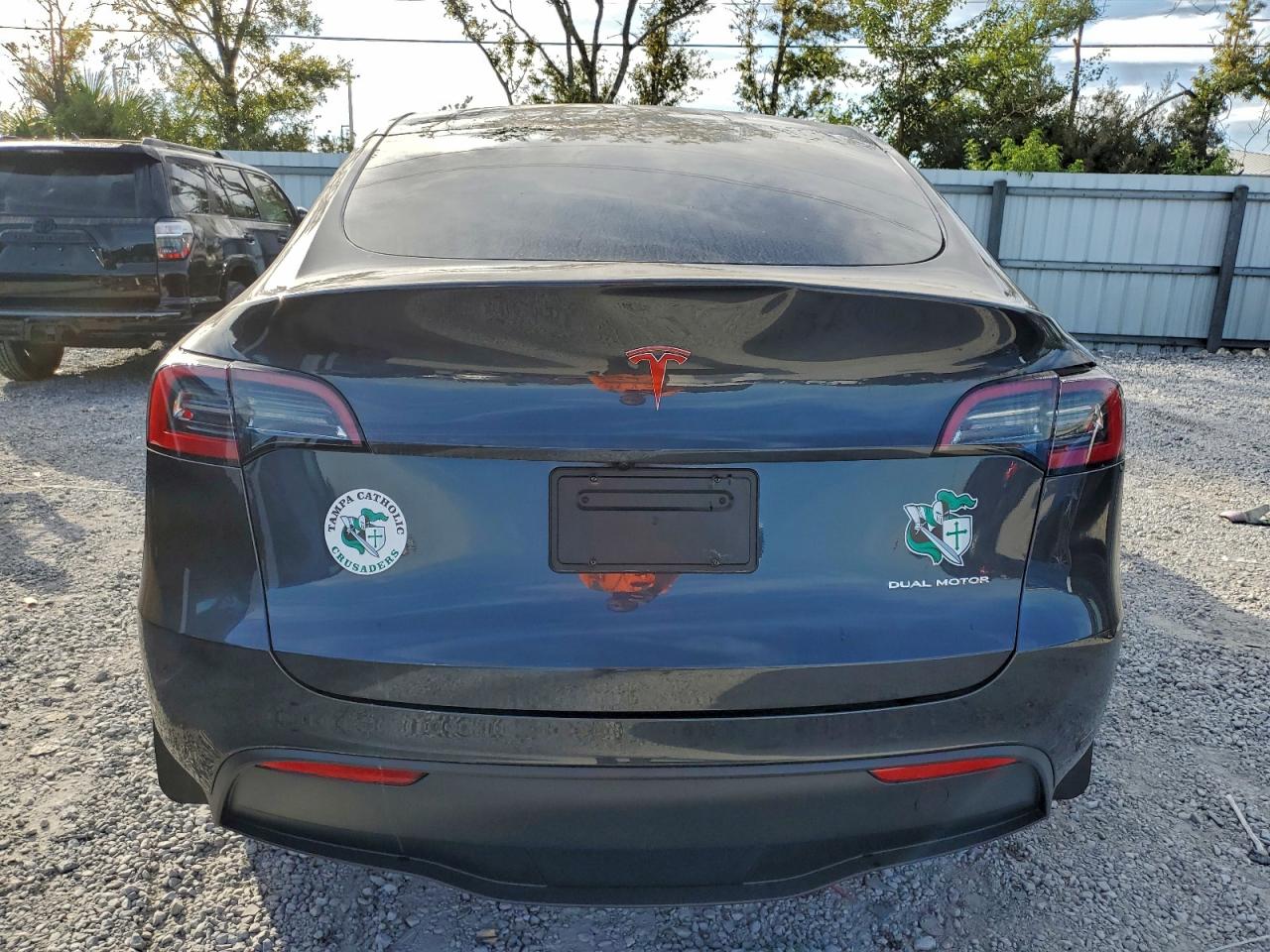 2024 Tesla Model Y VIN: 7SAYGAEE0RF098408 Lot: 94413735