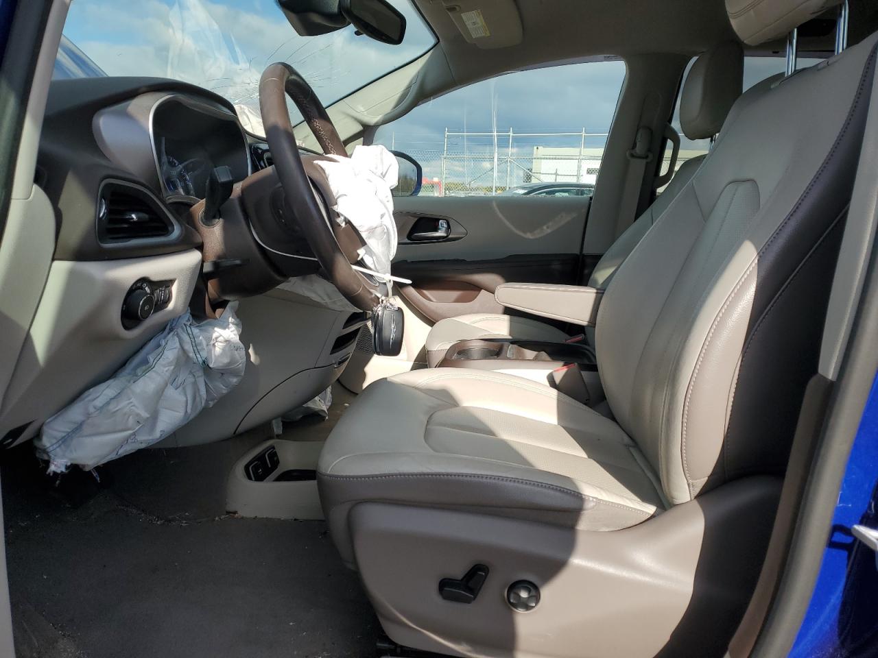 2018 Chrysler Pacifica Touring L VIN: 2C4RC1BG6JR318095 Lot: 91607085