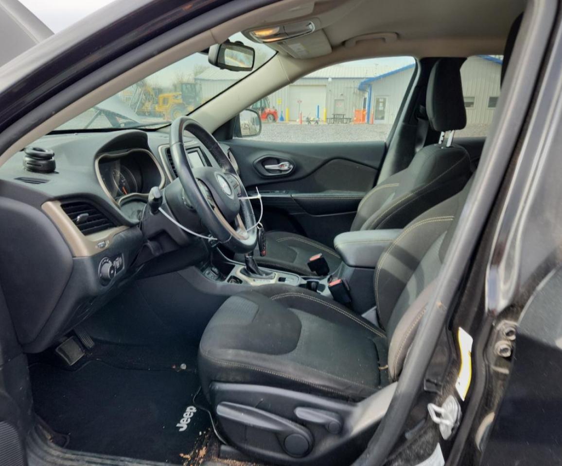 2016 Jeep Cherokee Latitude VIN: 1C4PJLCB6GW264633 Lot: 92283685