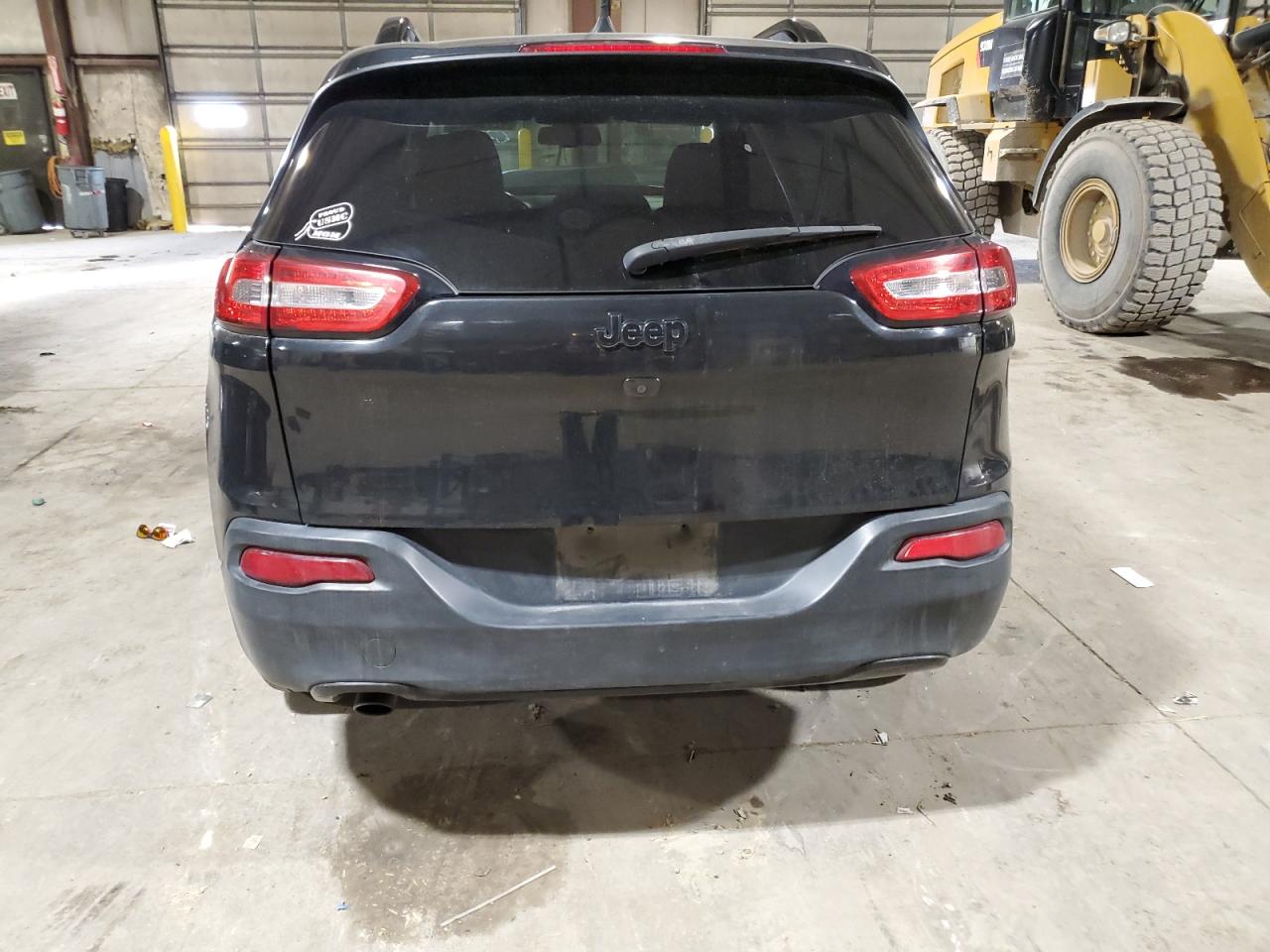 2016 Jeep Cherokee Latitude VIN: 1C4PJLCB4GW114102 Lot: 92234515