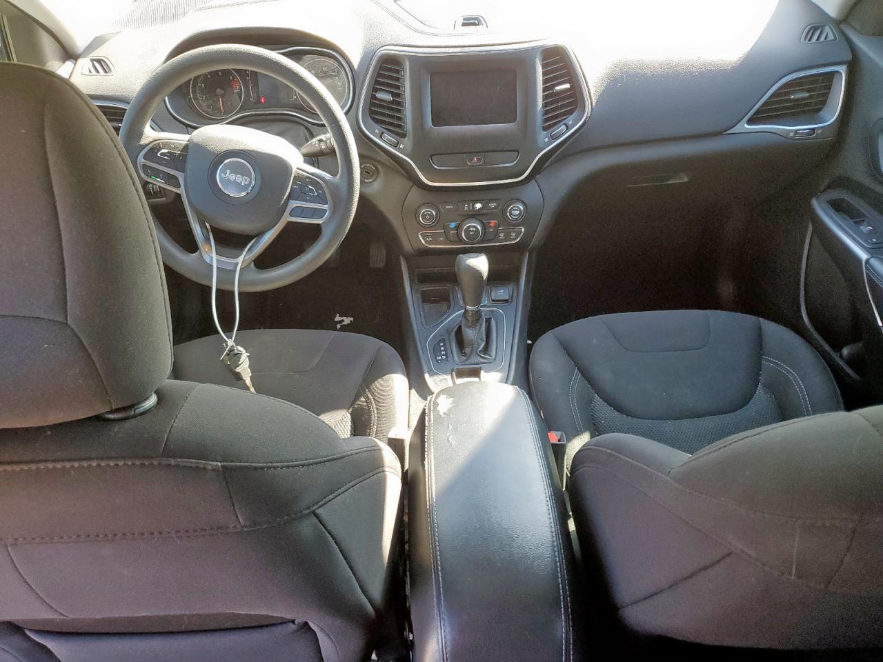 2019 Jeep Cherokee Latitude VIN: 1C4PJLCB8KD466376 Lot: 90303165