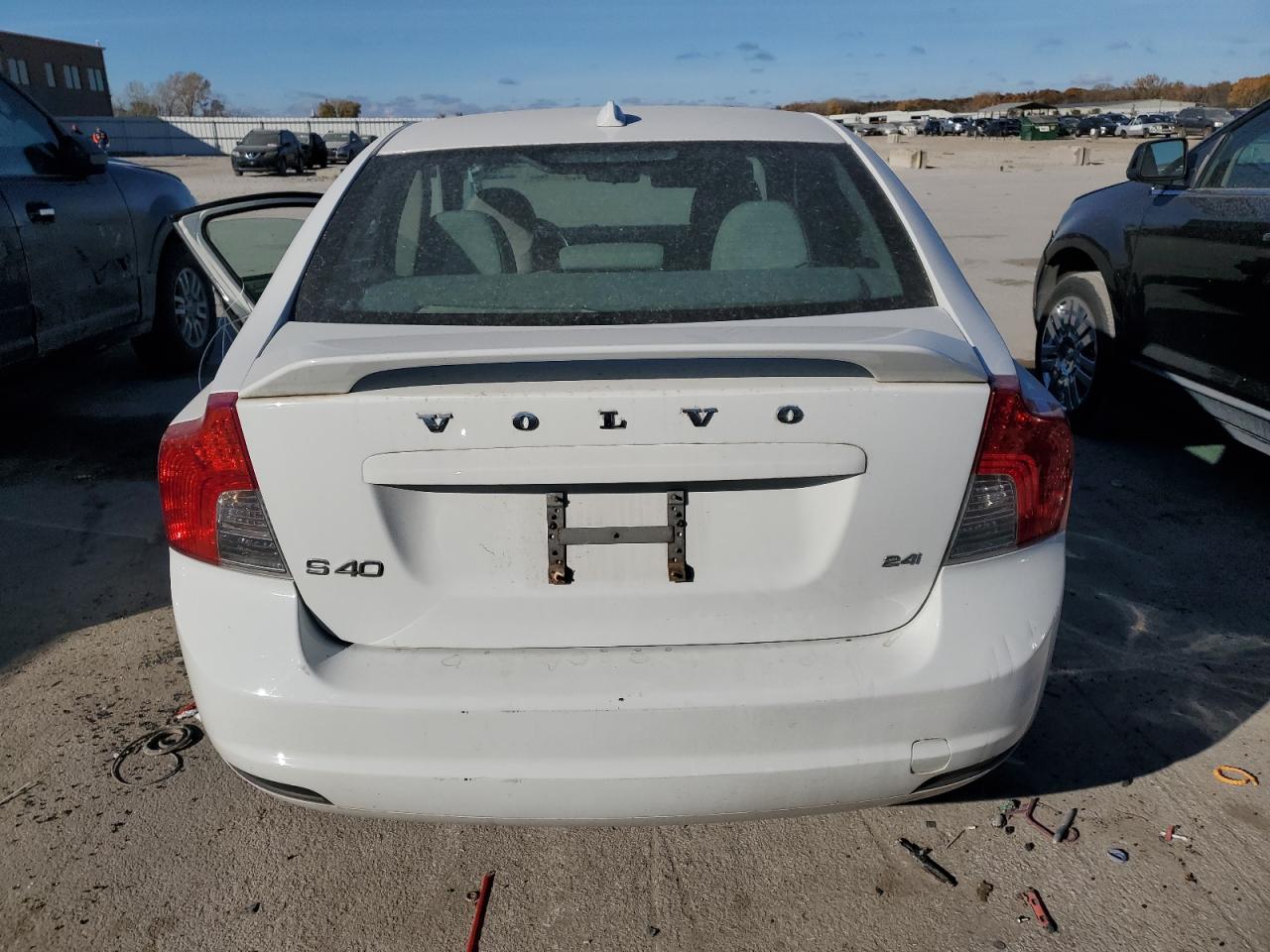 2010 Volvo S40 2.4I VIN: YV1382MS7A2510004 Lot: 92032345