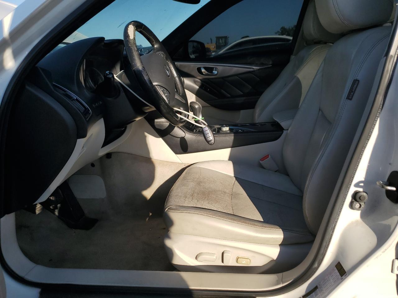 2015 Infiniti Q50 Base VIN: JN1BV7AR3FM403751 Lot: 93948335