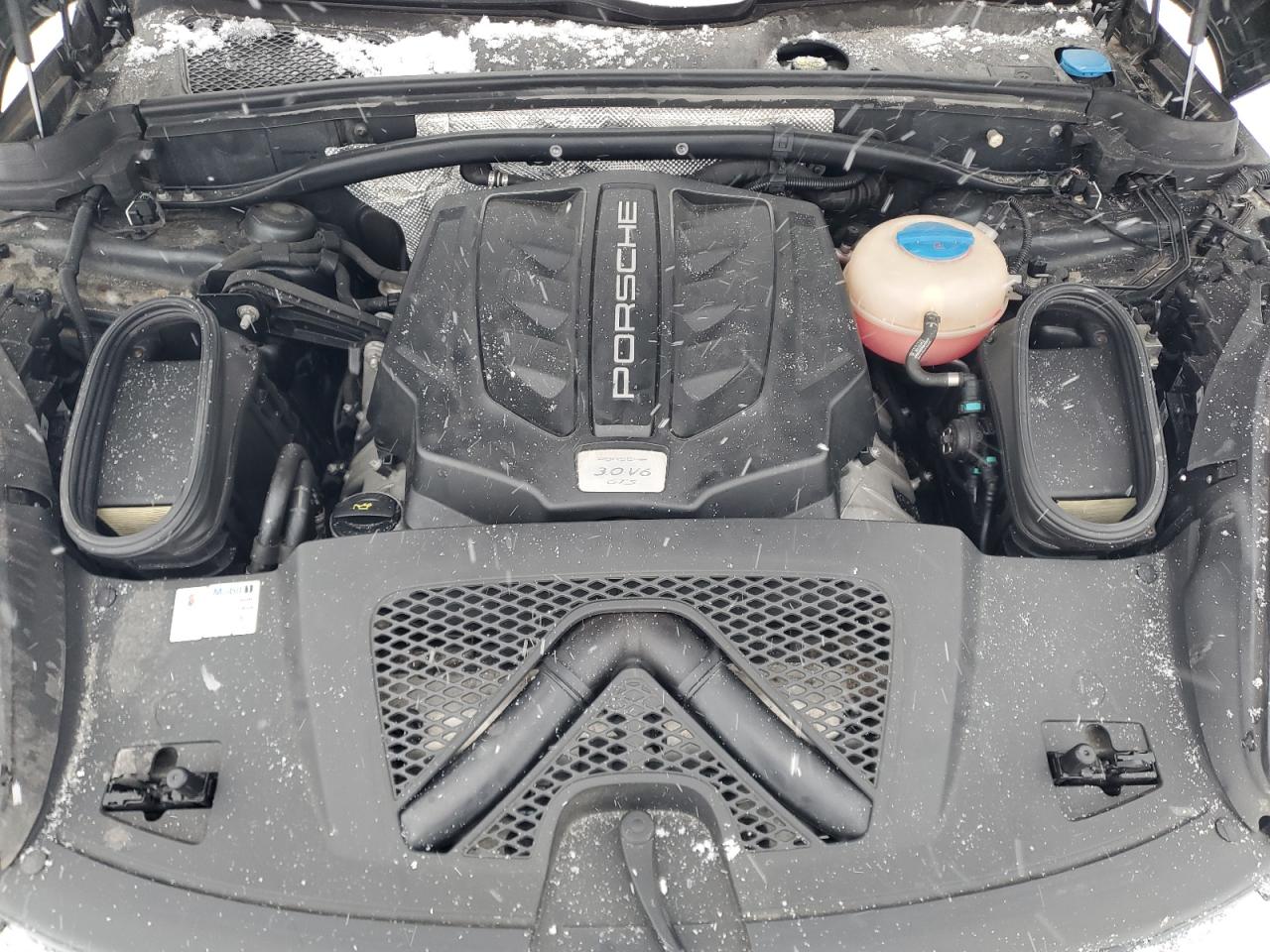 2018 Porsche Macan Gts VIN: WP1AG2A51JLB60652 Lot: 91822265