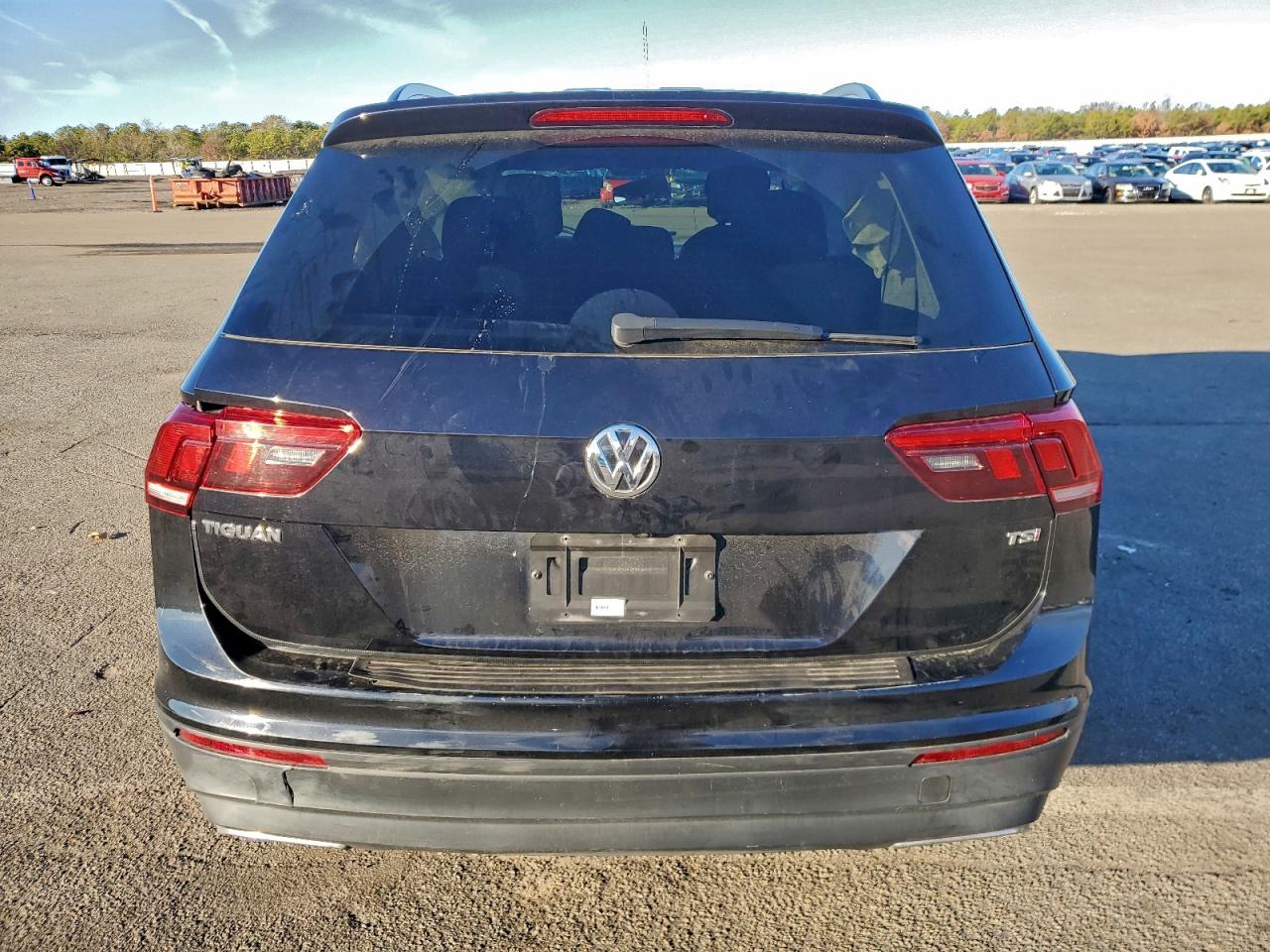 2018 Volkswagen Tiguan S VIN: 3VV1B7AX5JM037399 Lot: 93493145