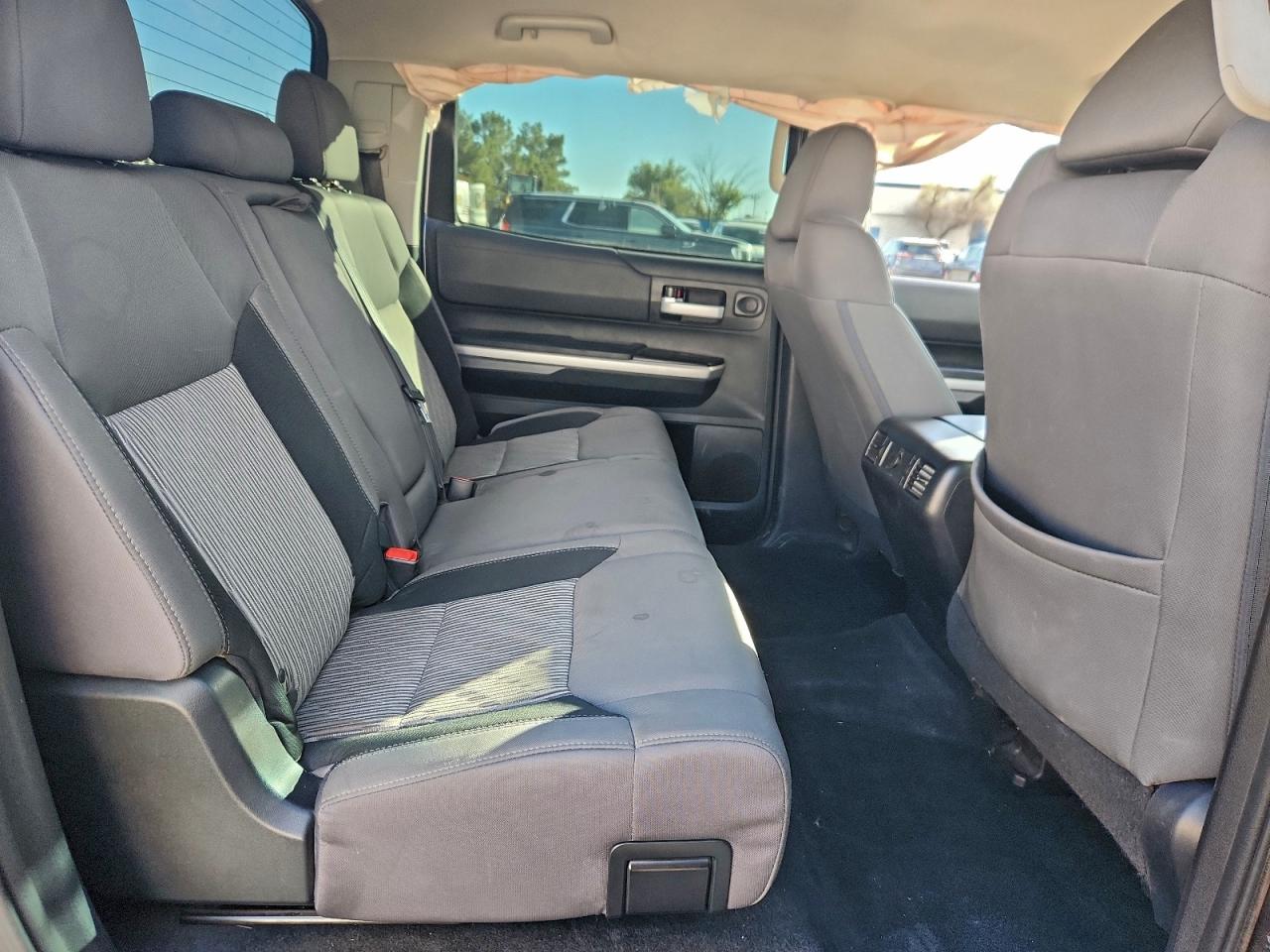 2017 Toyota Tundra Crewmax Sr5 VIN: 5TFDW5F1XHX591888 Lot: 93977805