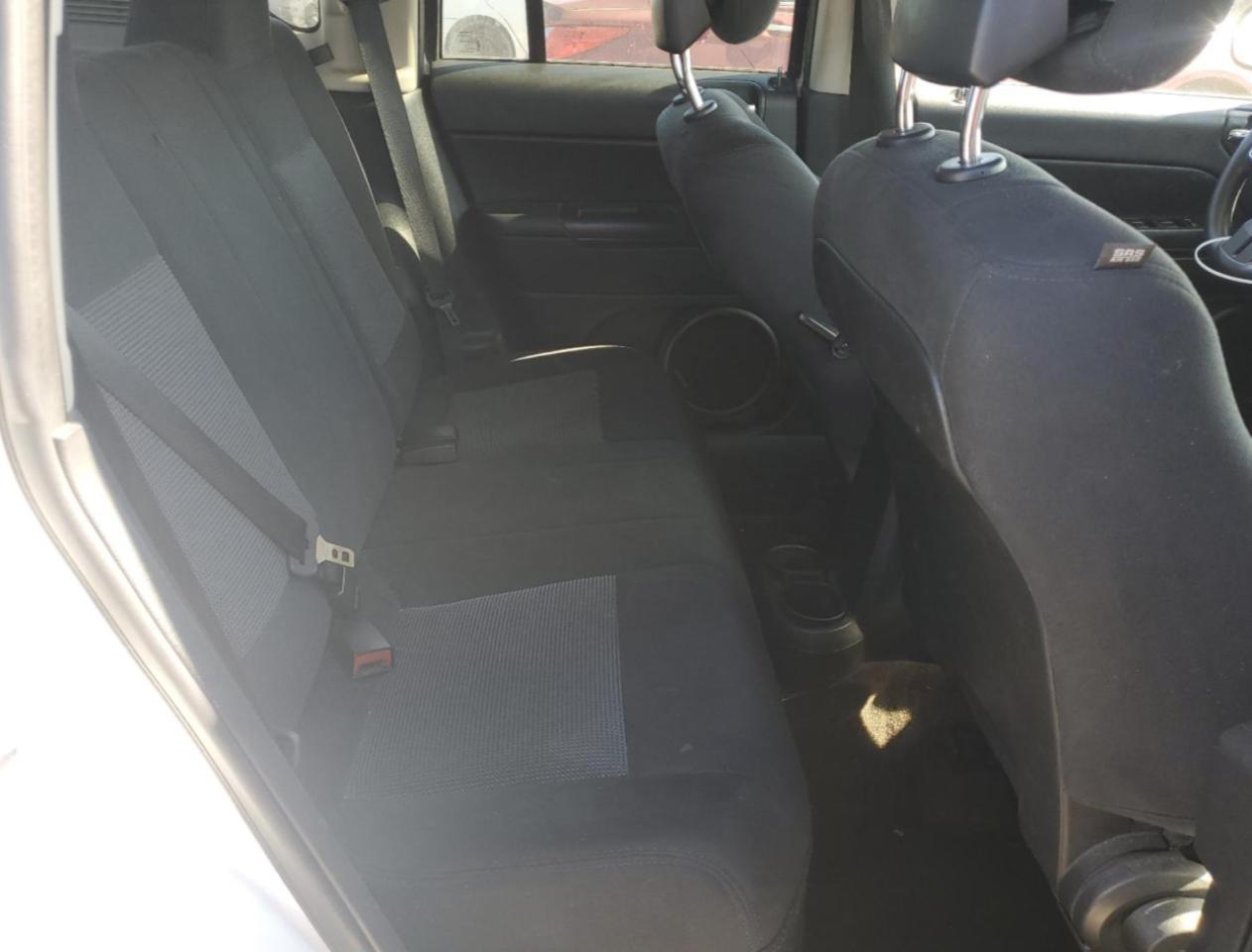 2015 Jeep Compass Sport VIN: 1C4NJCBA4FD218888 Lot: 92218585