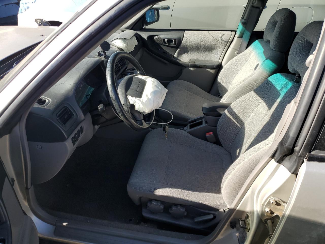 2001 Subaru Forester L VIN: JF1SF63581H723928 Lot: 92165415