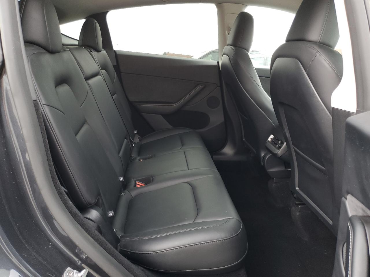 2025 Tesla Model Y VIN: 7SAYGDED3SA371157 Lot: 92300015