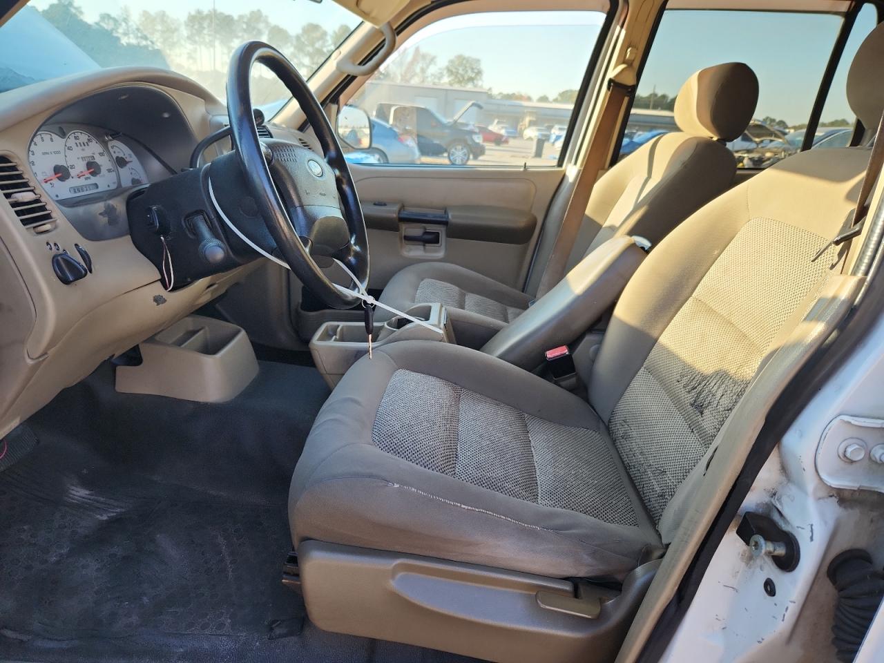 2003 Ford Explorer Sport Trac VIN: 1FMZU67E03UB28683 Lot: 91393615