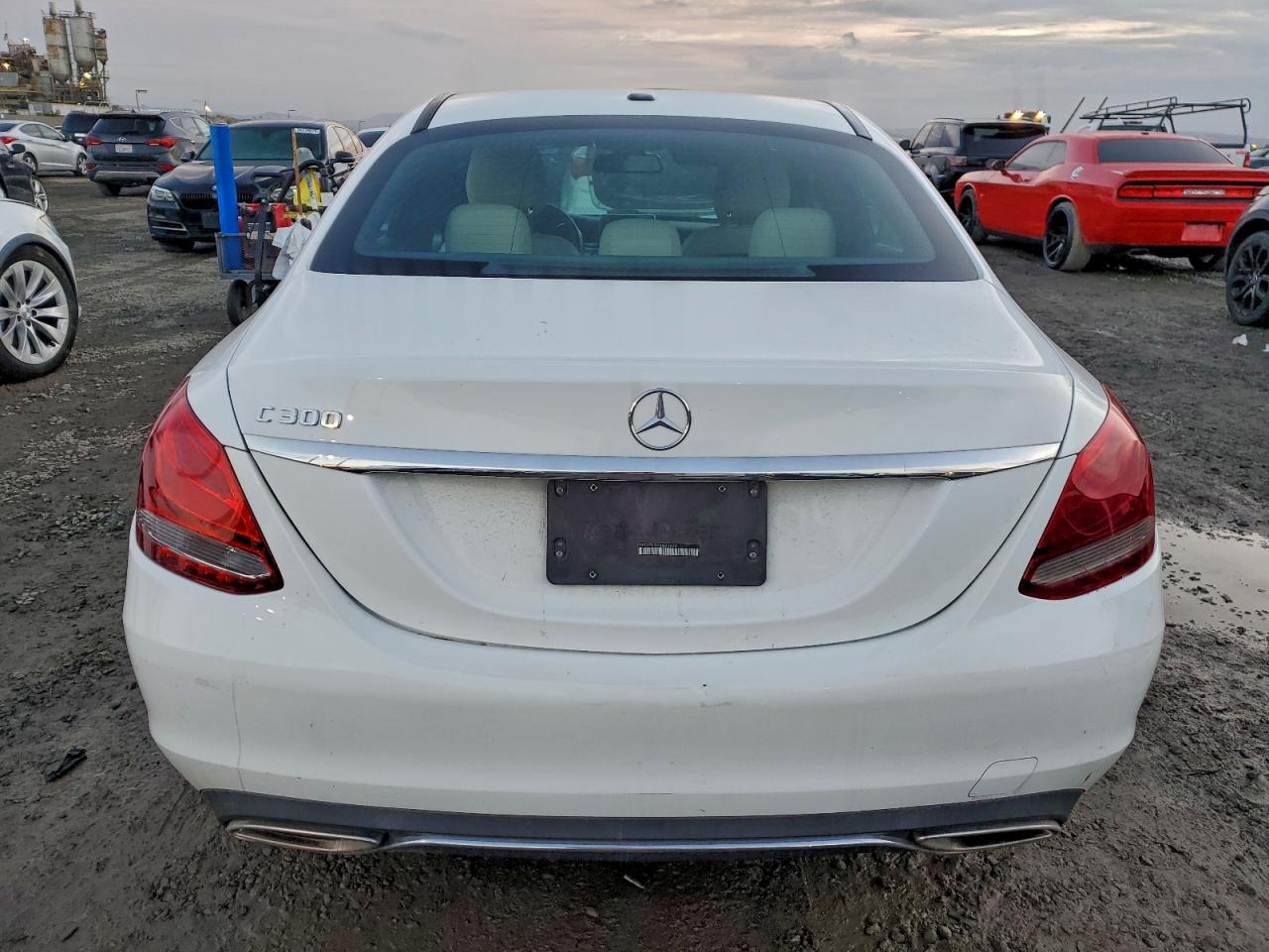 2018 Mercedes-Benz C 300 VIN: 55SWF4JBXJU241629 Lot: 92736855