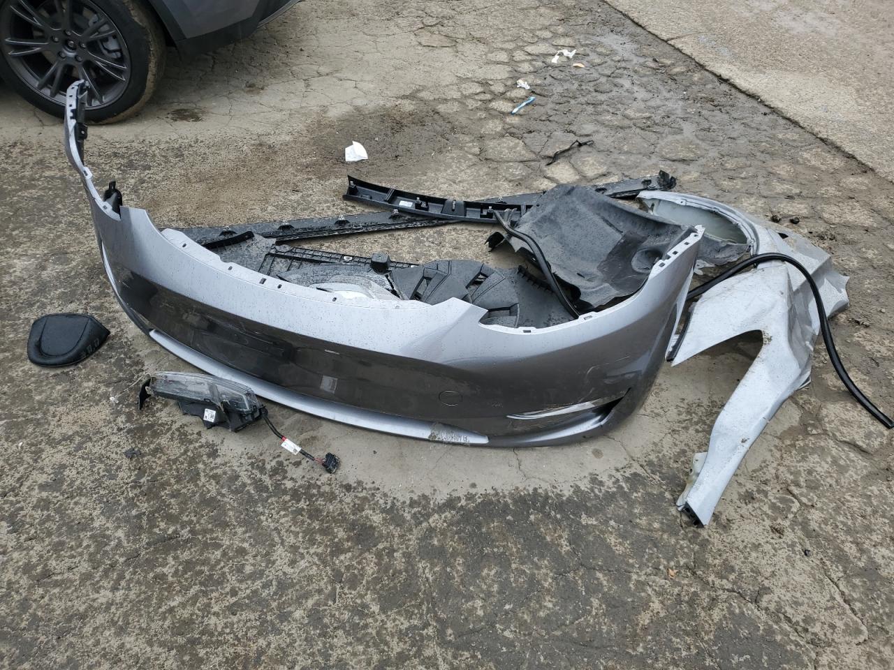 2025 Tesla Model Y VIN: 7SAYGDED5SF318706 Lot: 93354675