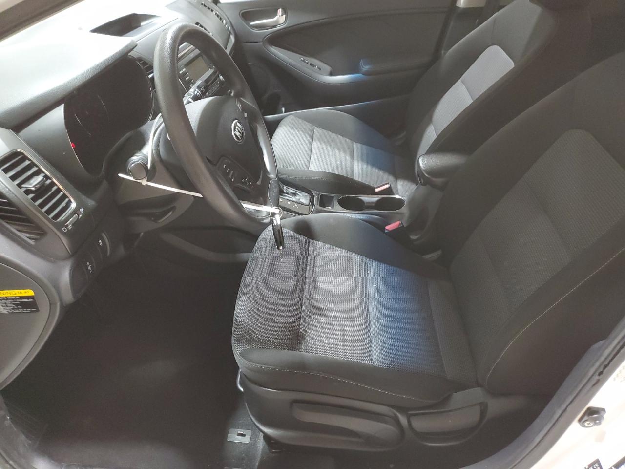 2017 Kia Forte Lx VIN: 3KPFK4A74HE013800 Lot: 93244225