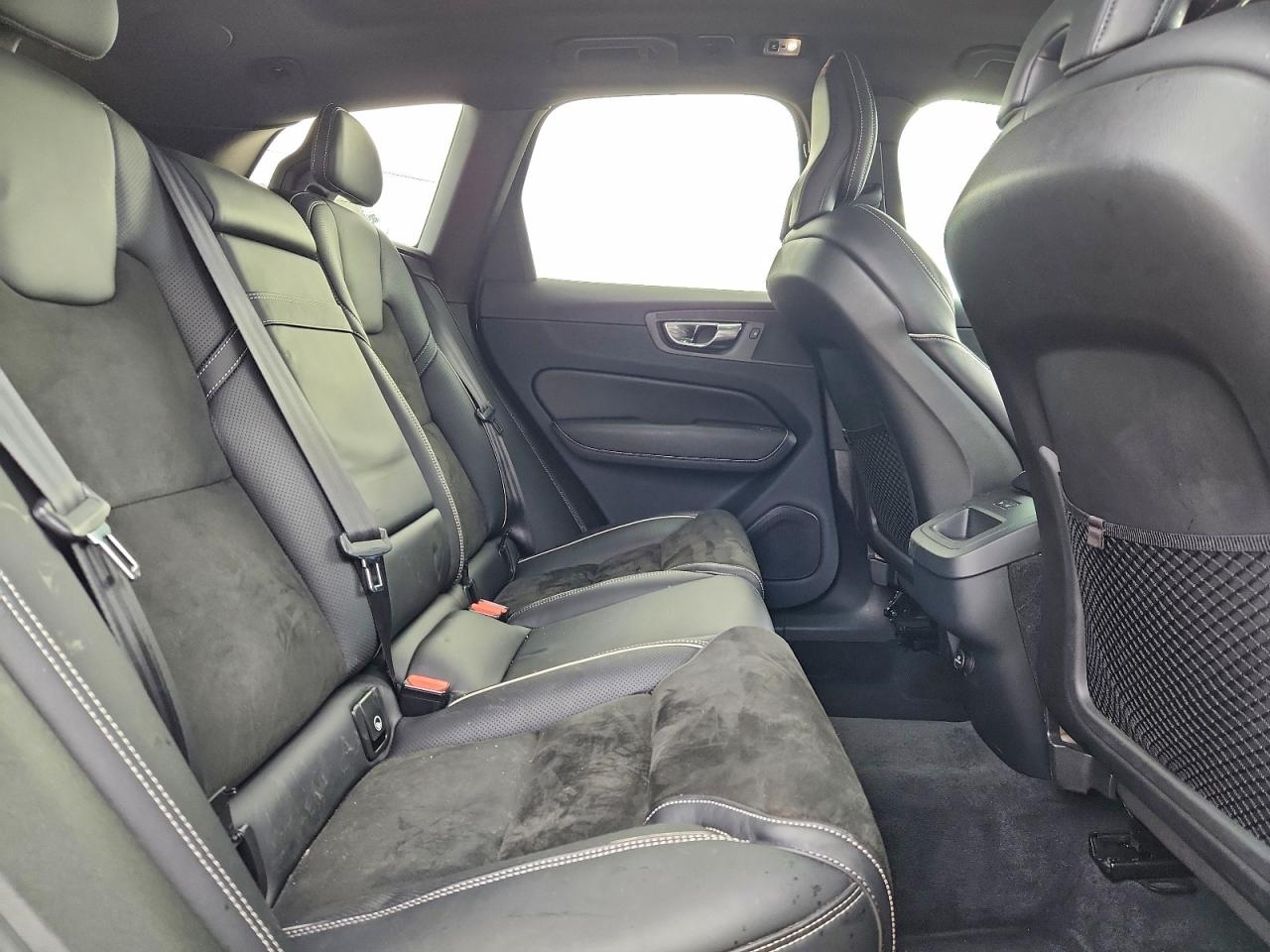 2019 Volvo Xc60 T5 R-Design VIN: LYV102RM9KB296793 Lot: 94336715