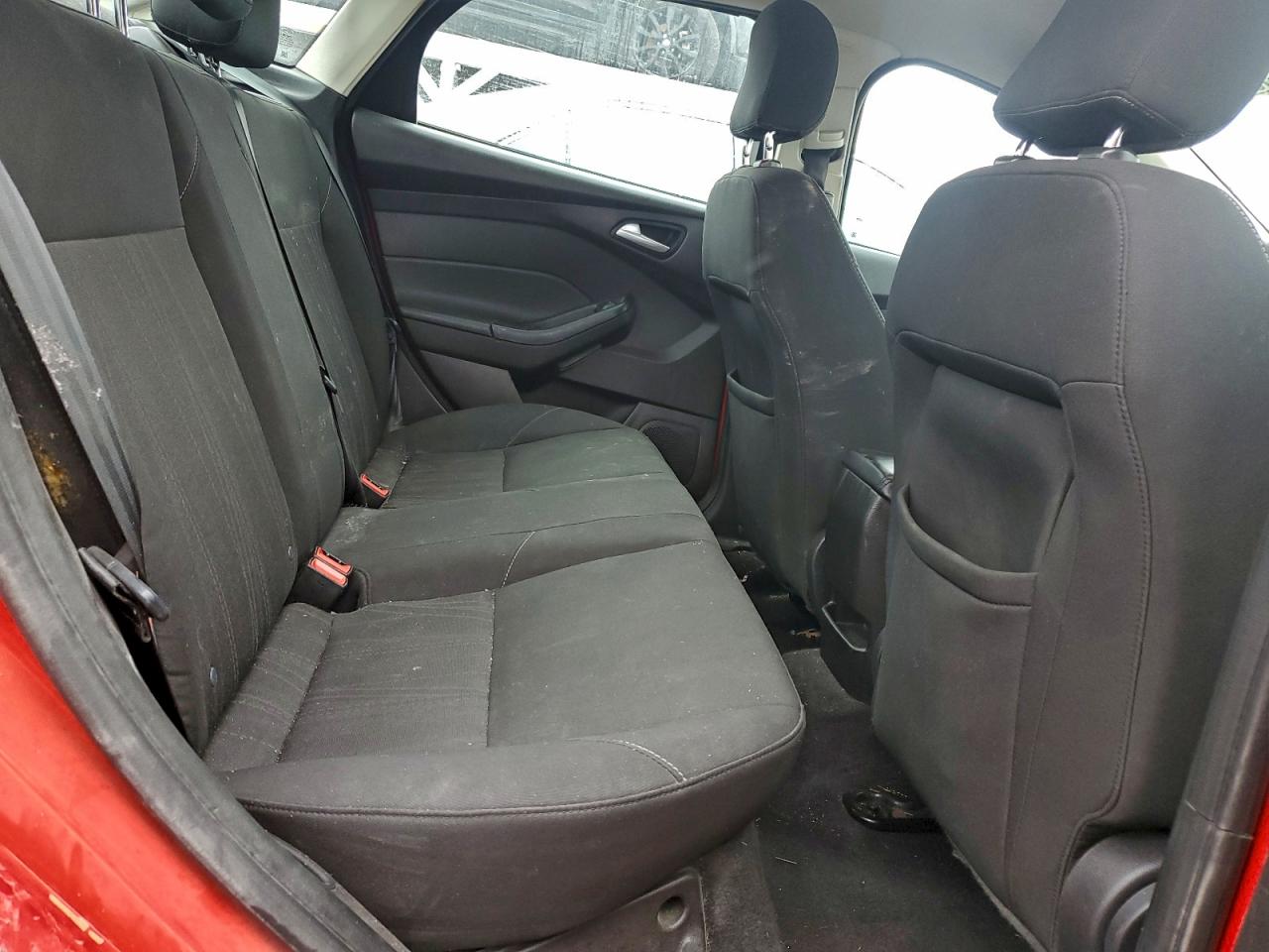 2016 Ford Focus Se VIN: 1FADP3F24GL392406 Lot: 94223025