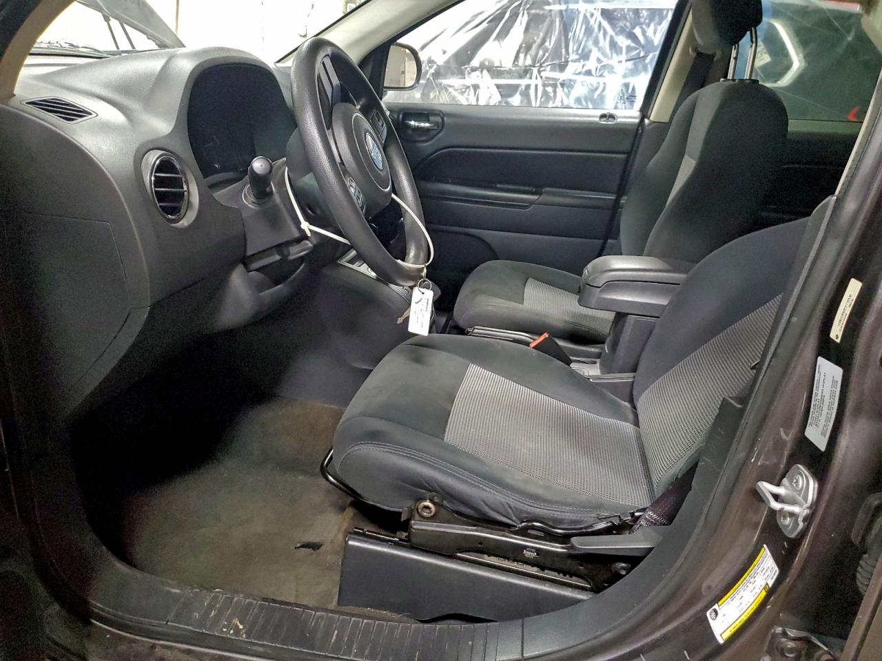 2015 Jeep Compass Sport VIN: 1C4NJCBB8FD118530 Lot: 94256425