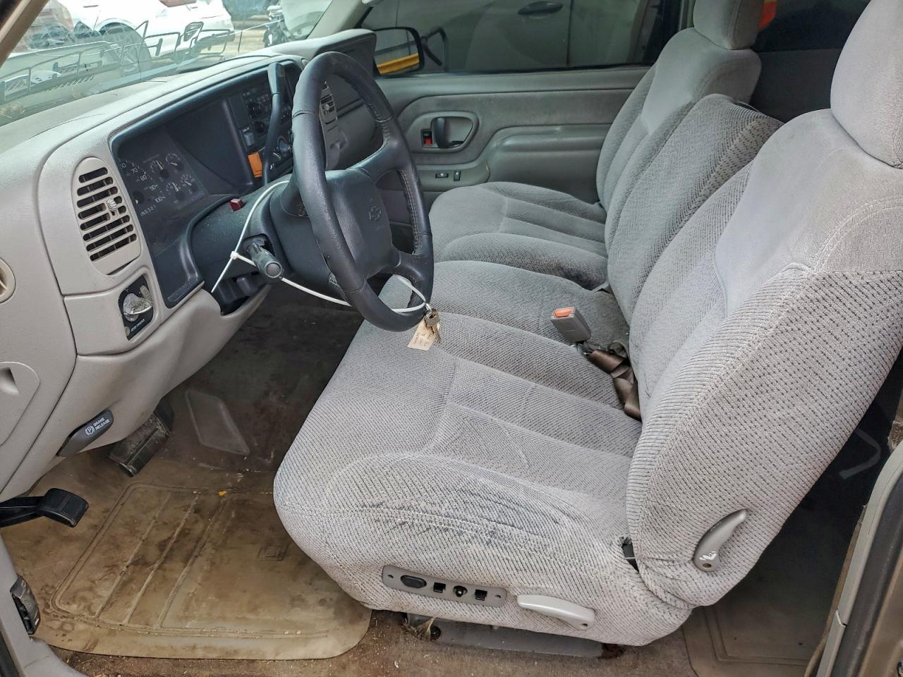 1998 Chevrolet Gmt-400 C1500 VIN: 2GCEC19M8W1276819 Lot: 92397505