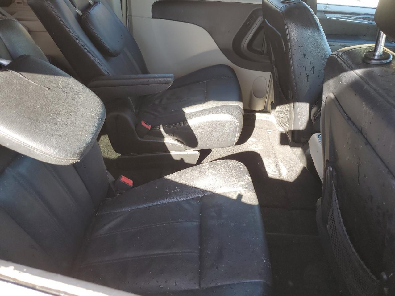 2015 Chrysler Town & Country Touring VIN: 2C4RC1BGXFR617631 Lot: 91092275