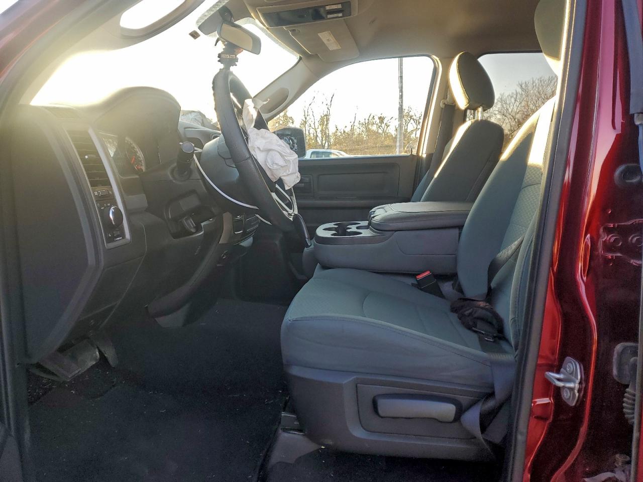 2017 Ram 1500 St VIN: 1C6RR6FG9HS695638 Lot: 94645465