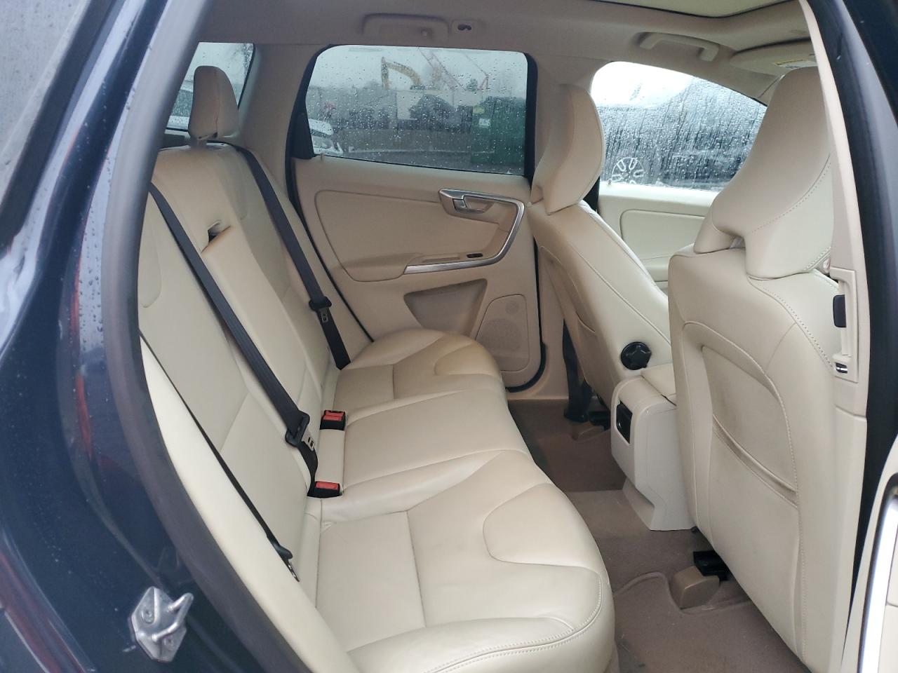 2015 Volvo Xc60 3.2 Platinum VIN: YV4940RDXF2612038 Lot: 92505475