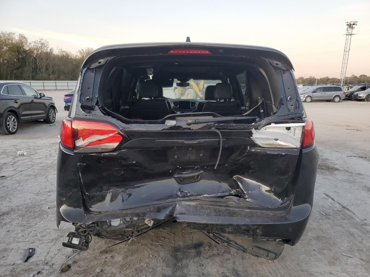 2019 Chrysler Pacifica Touring L Plus VIN: 2C4RC1EG8KR714106 Lot: 92538875