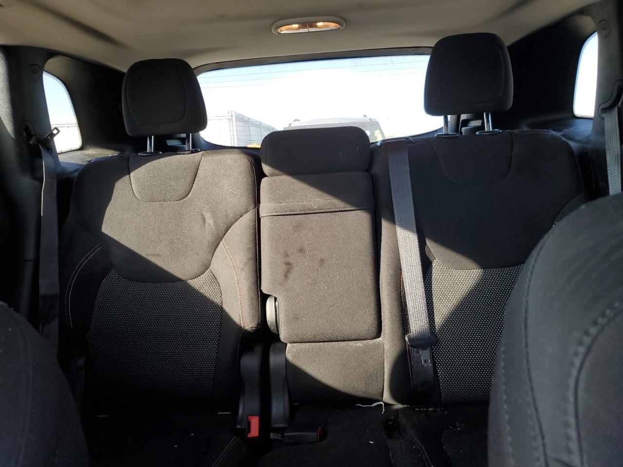 2016 Jeep Cherokee Latitude VIN: 1C4PJLCB3GW370778 Lot: 93039175