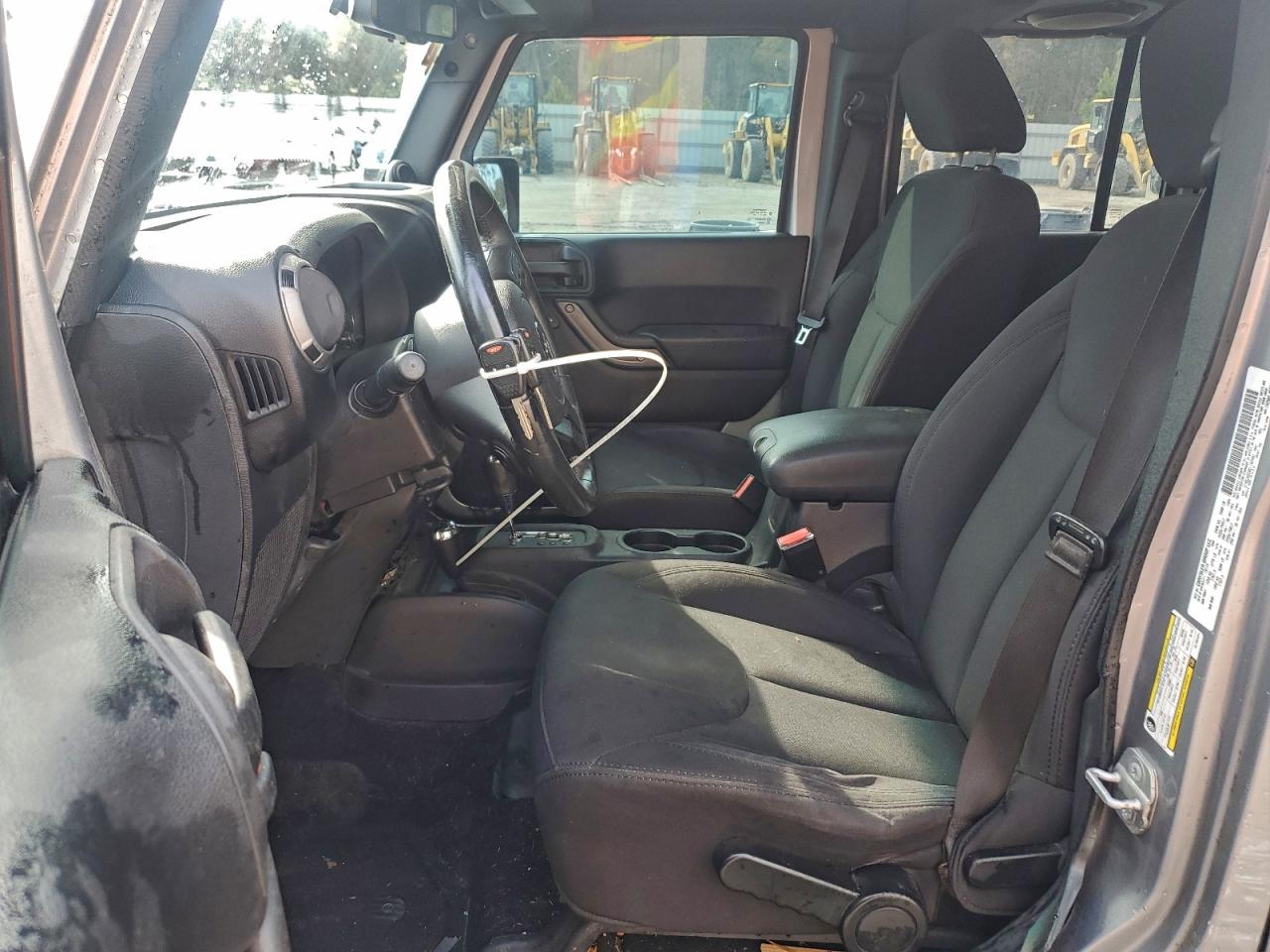 2014 Jeep Wrangler Unlimited Sport VIN: 1C4BJWDG0EL162491 Lot: 93608735