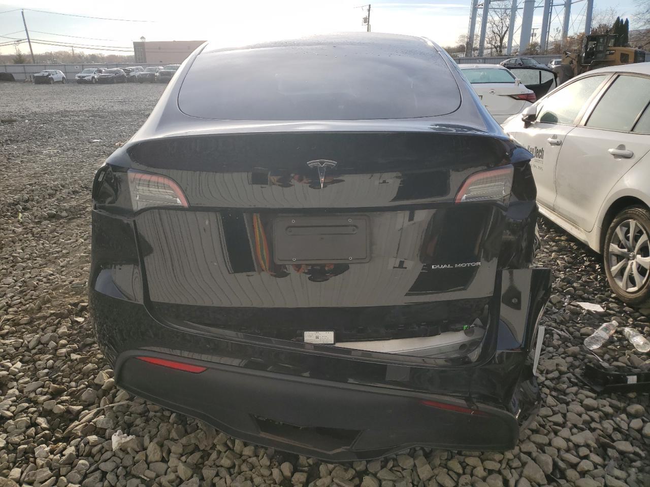 2023 Tesla Model Y VIN: 7SAYGDEE8PF760010 Lot: 91577905