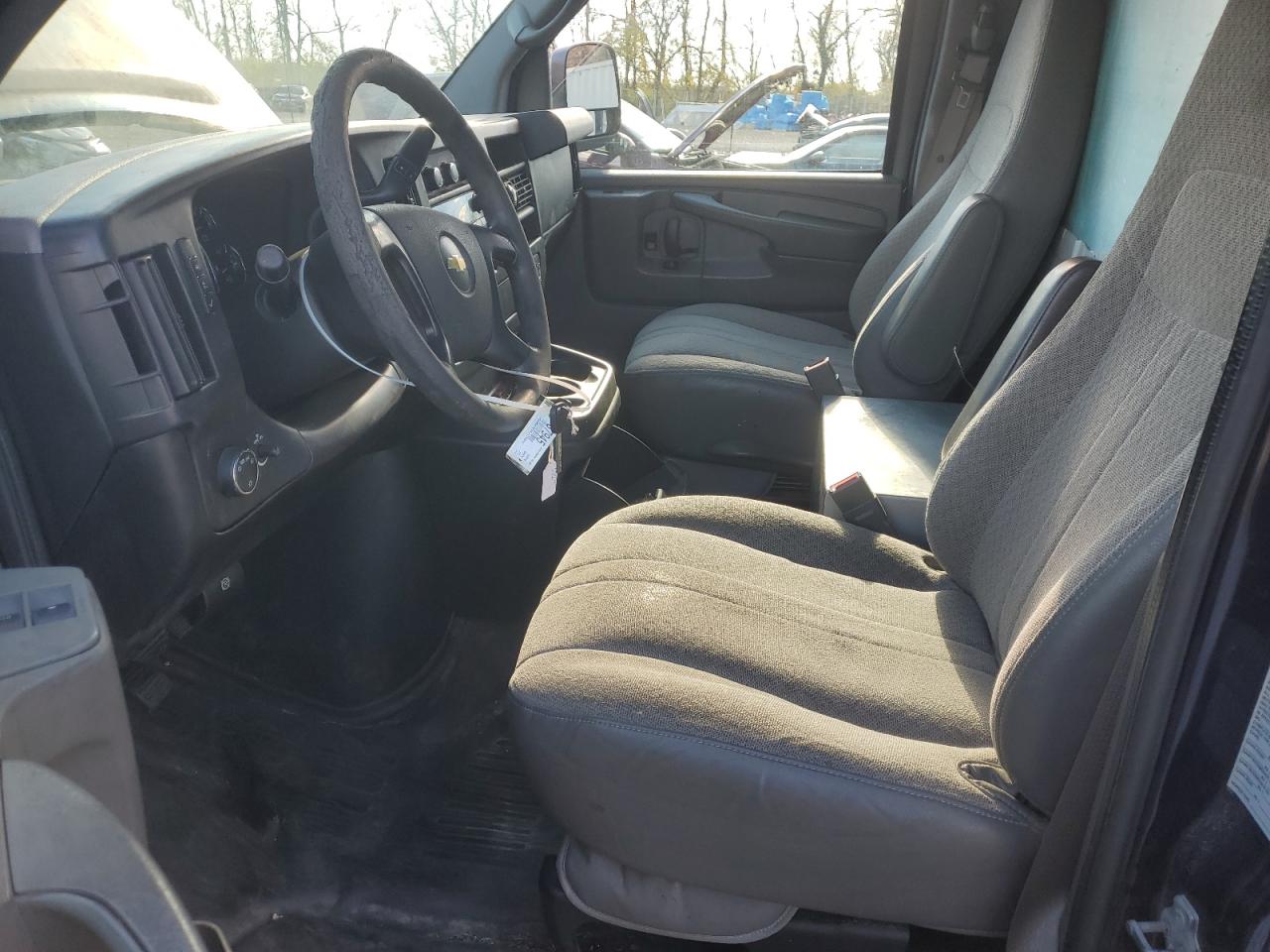 2015 Chevrolet Express G2500 Delivery Van VIN: 1GCWGFCF6F1126441 Lot: 92709515