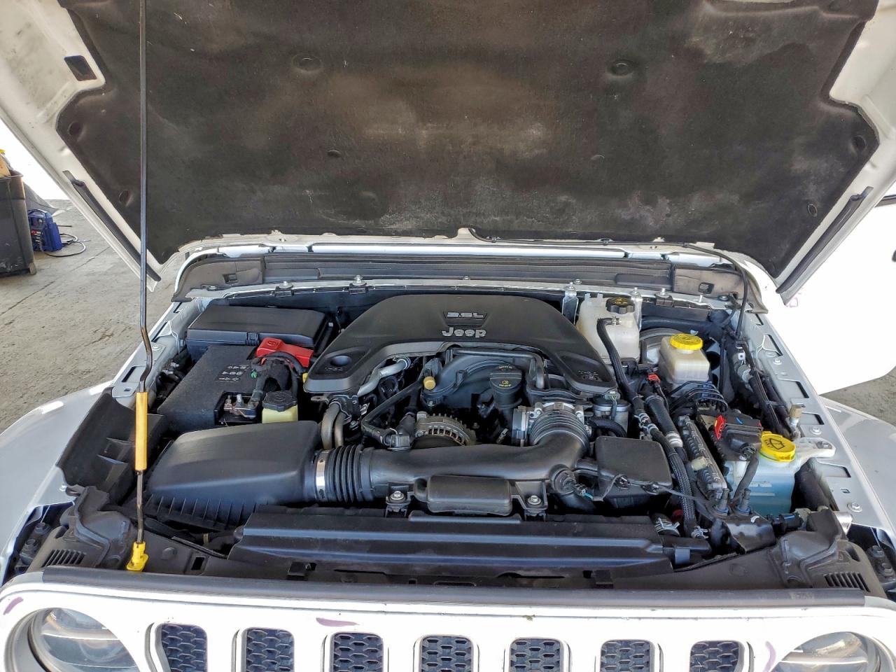 2018 Jeep Wrangler Unlimited Sahara VIN: 1C4HJXEG1JW158781 Lot: 94156155