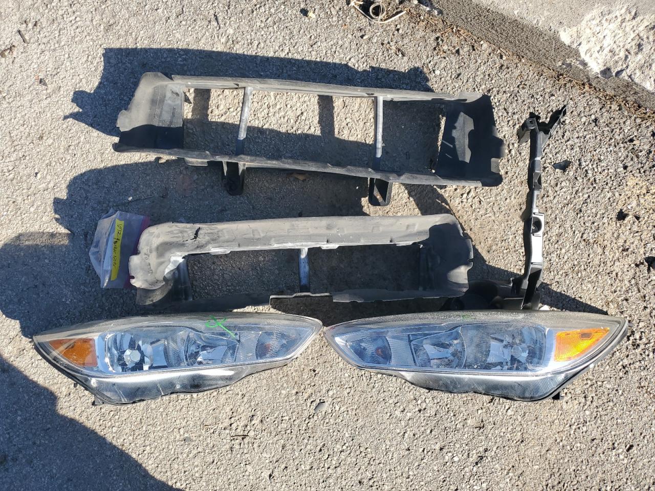 2015 Ford Focus Titanium VIN: 1FADP3J23FL383637 Lot: 91919455