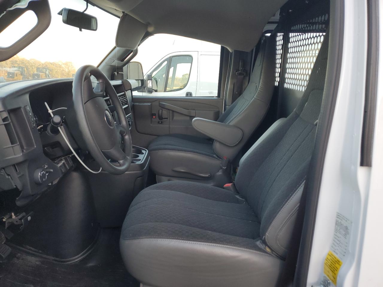 2025 GMC Savana Delivery Van VIN: 1GTW7AFPXS1179354 Lot: 92327925