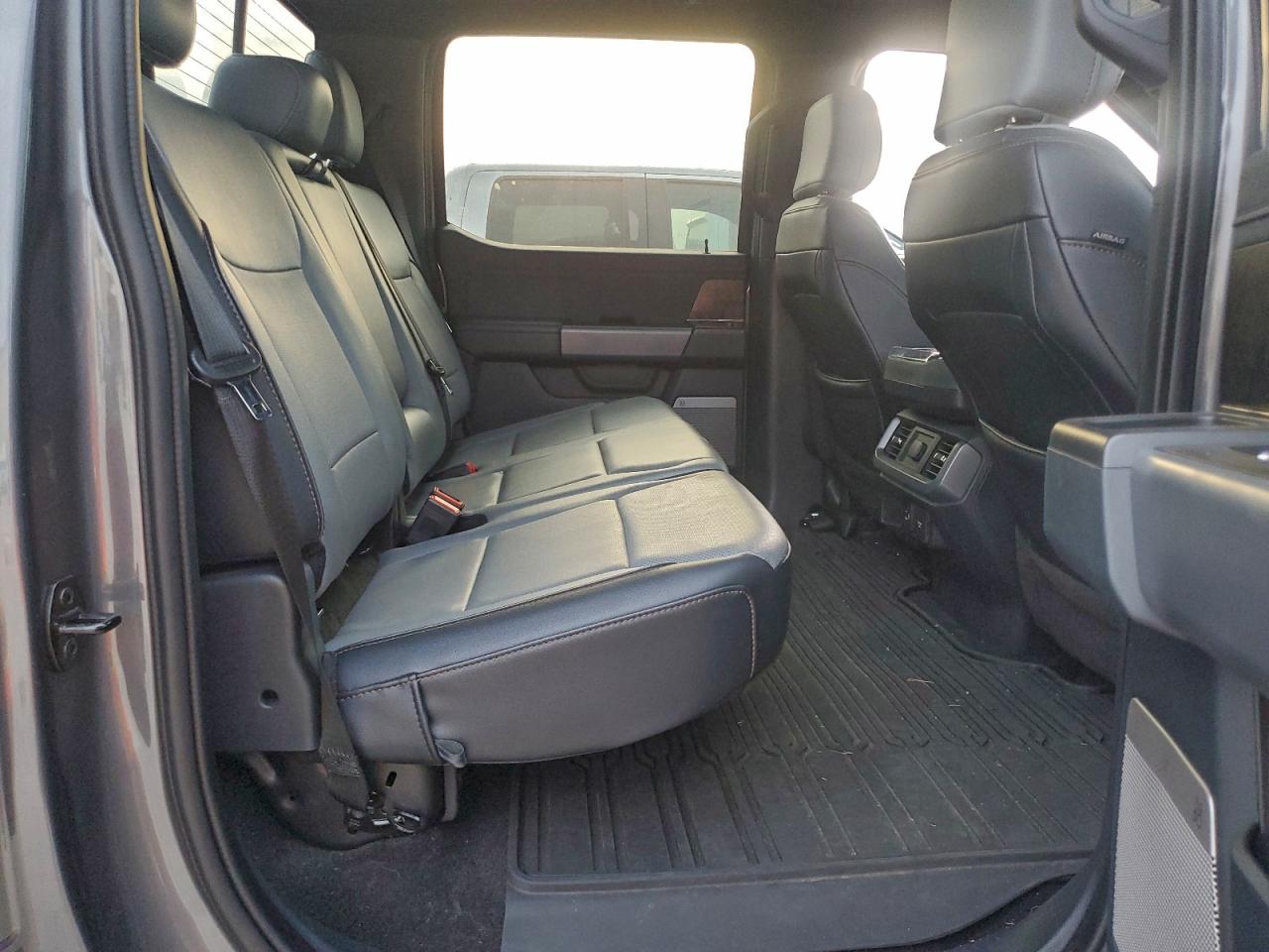 2022 Ford F150 Lightning Pro VIN: 1FTVW1ELXNWG16659 Lot: 93405825