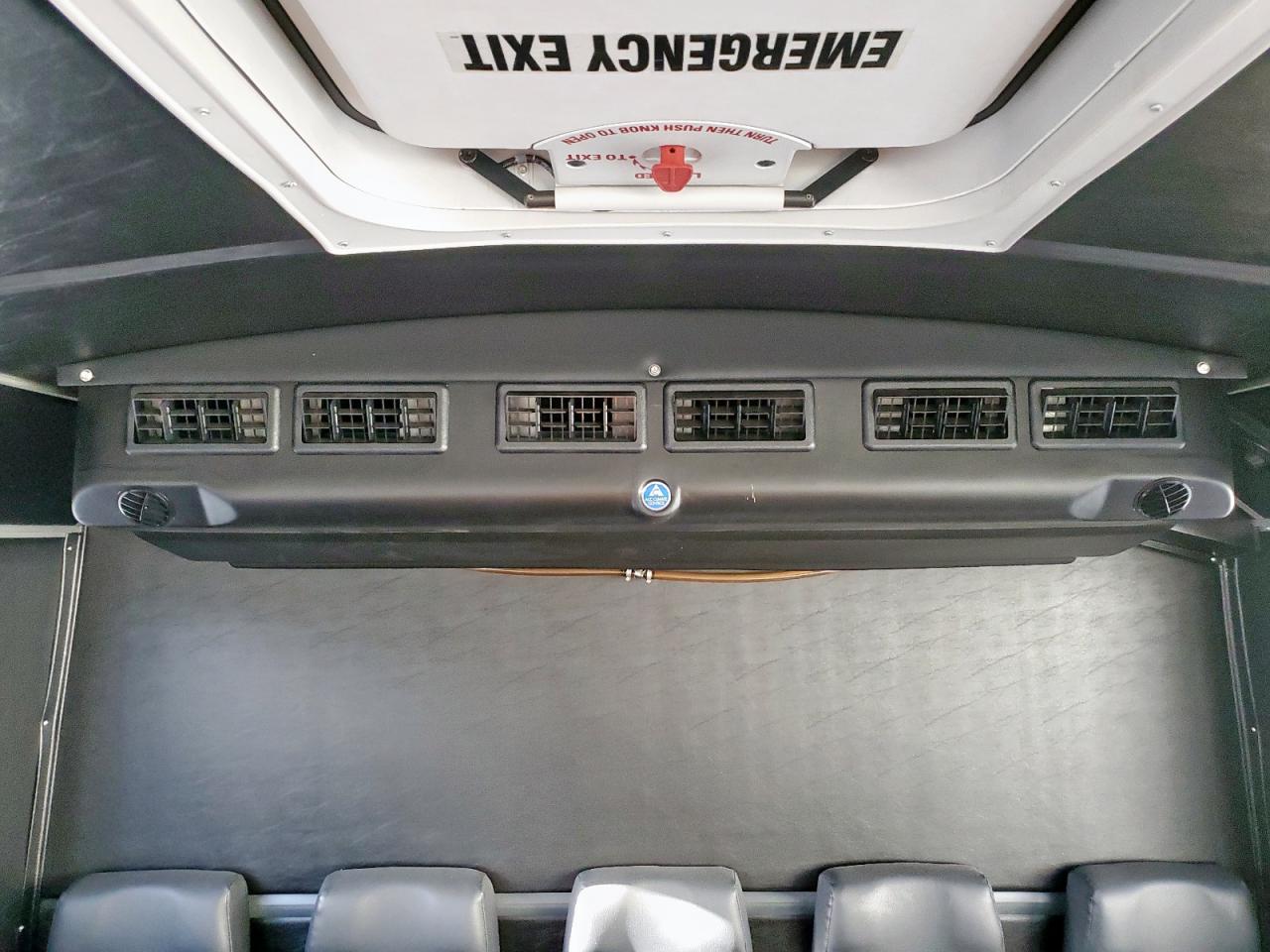 2016 Ford Econoline E450 Super Duty Cutaway Van VIN: 1FDFE4FSXGDC10700 Lot: 92642475