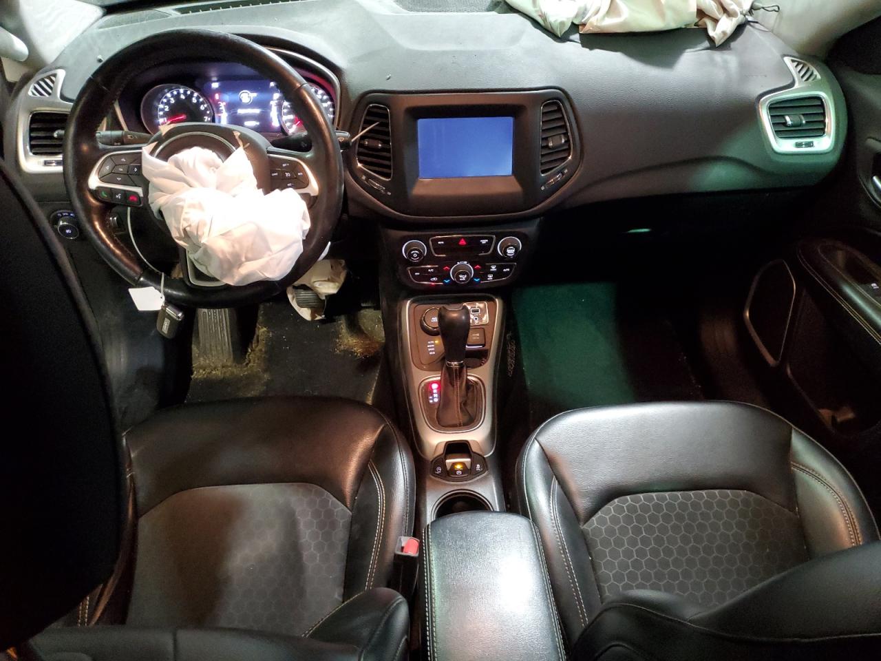 2018 Jeep Compass Latitude VIN: 3C4NJDBB2JT349979 Lot: 92355445