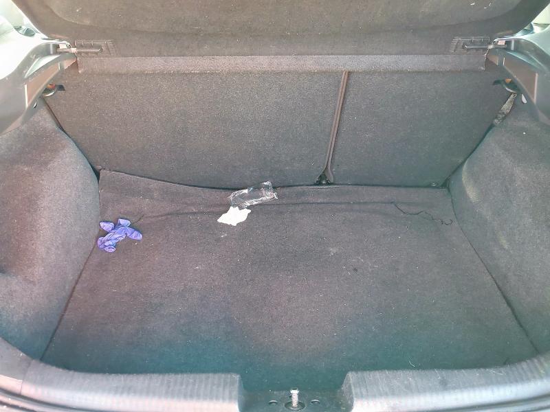 2004 FORD FOCUS ZETEC AUTO 