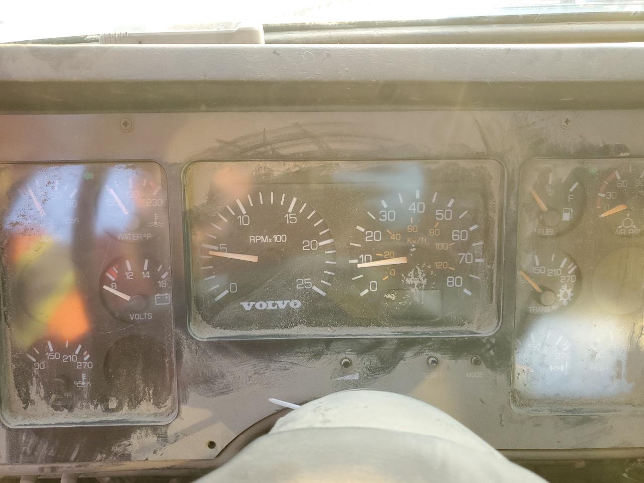 1997 Volvo Roll-Off Container Truck VIN: 4VHJCLPFXVR856631 Lot: 90477735