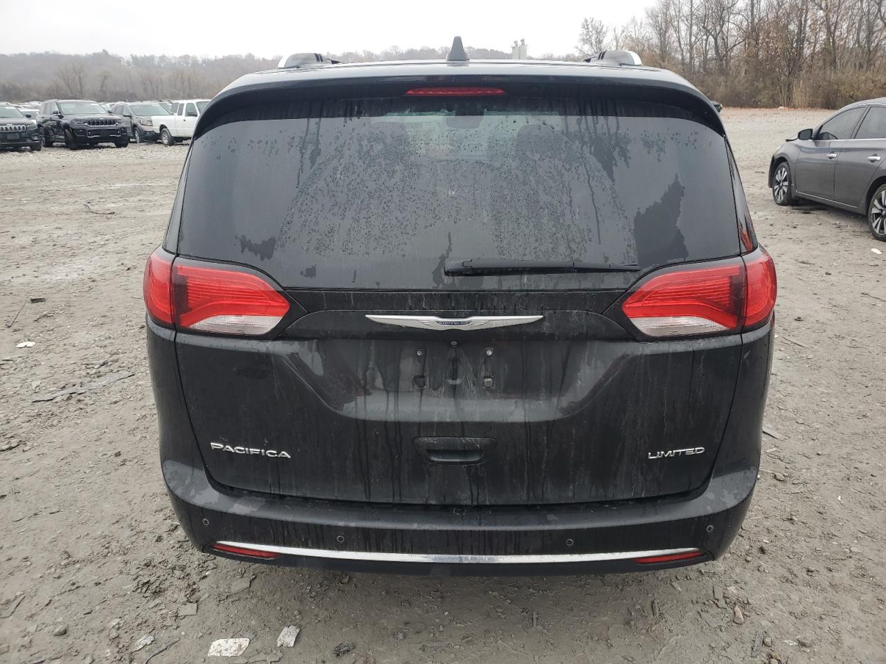 2017 Chrysler Pacifica Limited VIN: 2C4RC1GG6HR528649 Lot: 93289135