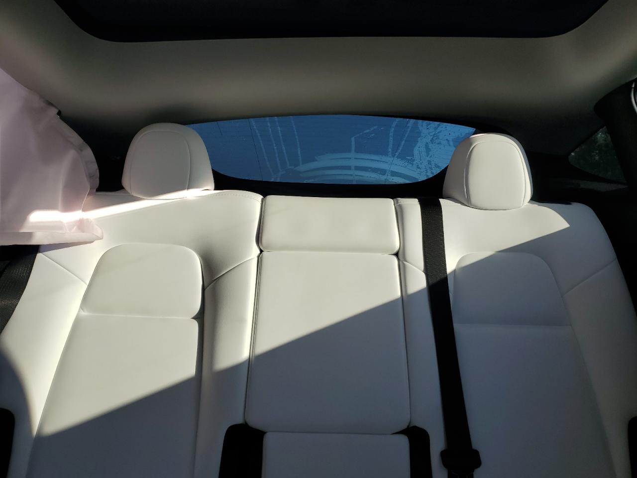 2024 Tesla Model Y VIN: 7SAYGDEF8RF024468 Lot: 91610225