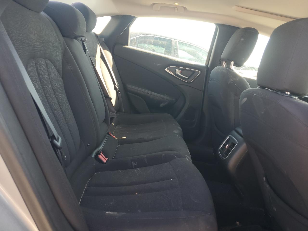 2015 Chrysler 200 Limited VIN: 1C3CCCAB5FN559615 Lot: 93135085