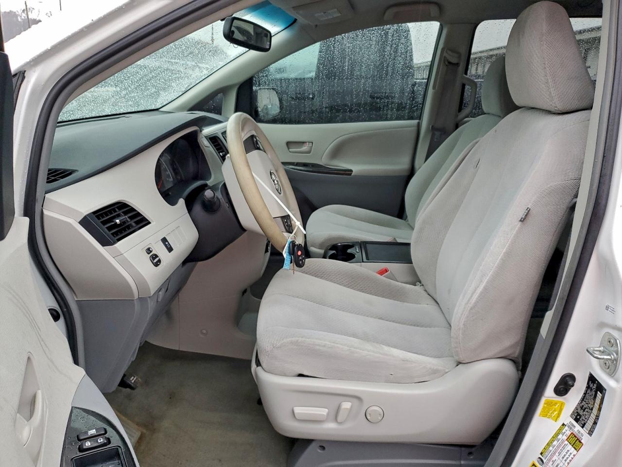 2013 Toyota Sienna Le VIN: 5TDKK3DC8DS345983 Lot: 93631305