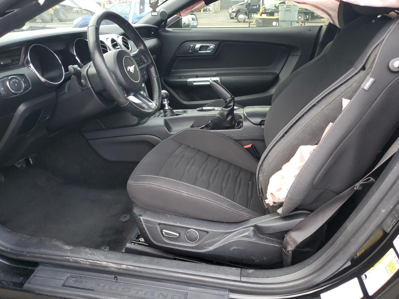 2017 Ford Mustang VIN: 1FA6P8AM1H5318588 Lot: 93720835